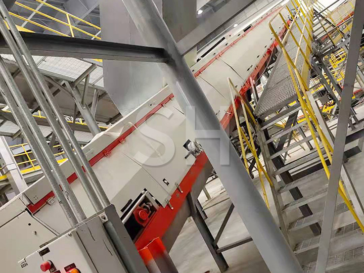 Sealing belt conveyor